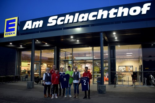 EDEKA "Am Schlachthof" sponsort Trikotsatz für C-Jugend